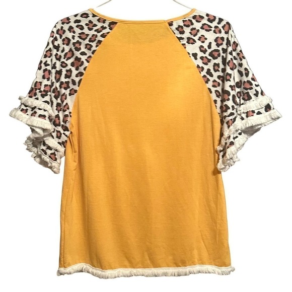 Cheetah Print Fringe Hem Top Size Medium - Picture 2 of 7